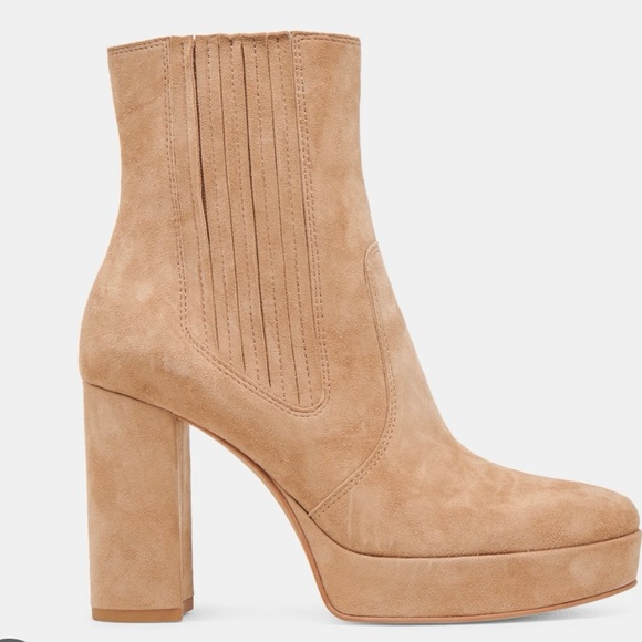 Dolce Vita Shoes - ‼️DELETING SATURDAY‼️Dolce vita suede cinny platform boots - new w box